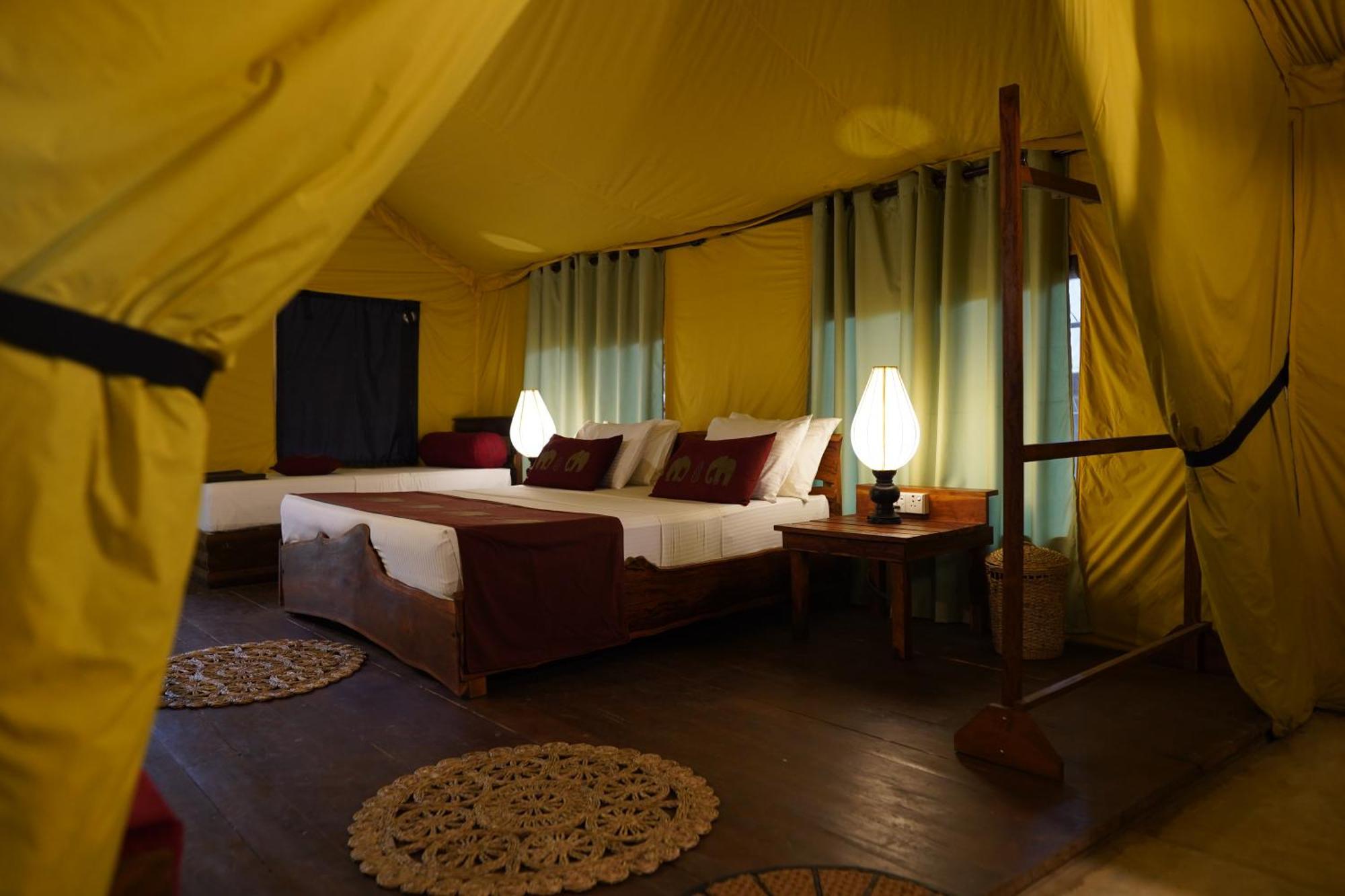 River Glamping By Gaga Bees Udawalawe Eksteriør bilde