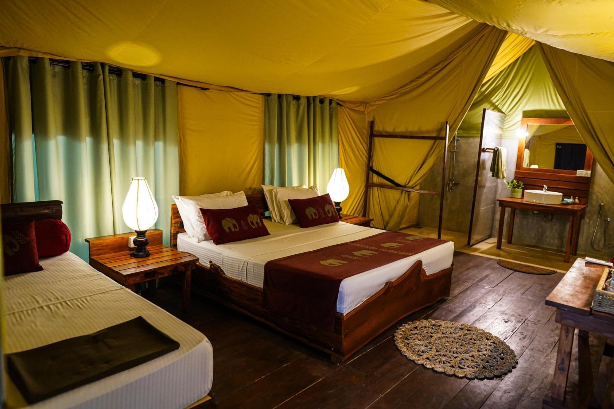 River Glamping By Gaga Bees Udawalawe Eksteriør bilde