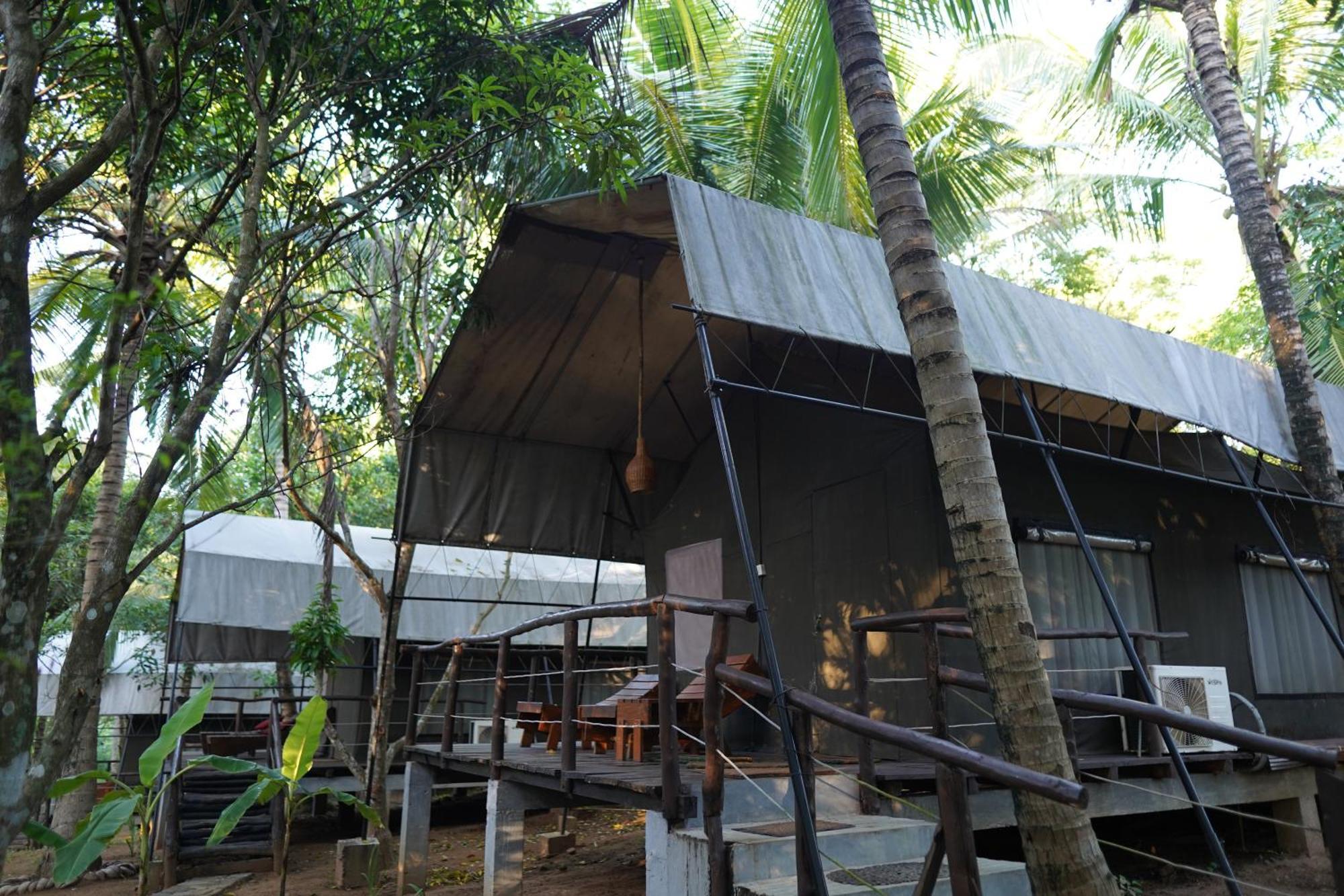 River Glamping By Gaga Bees Udawalawe Eksteriør bilde