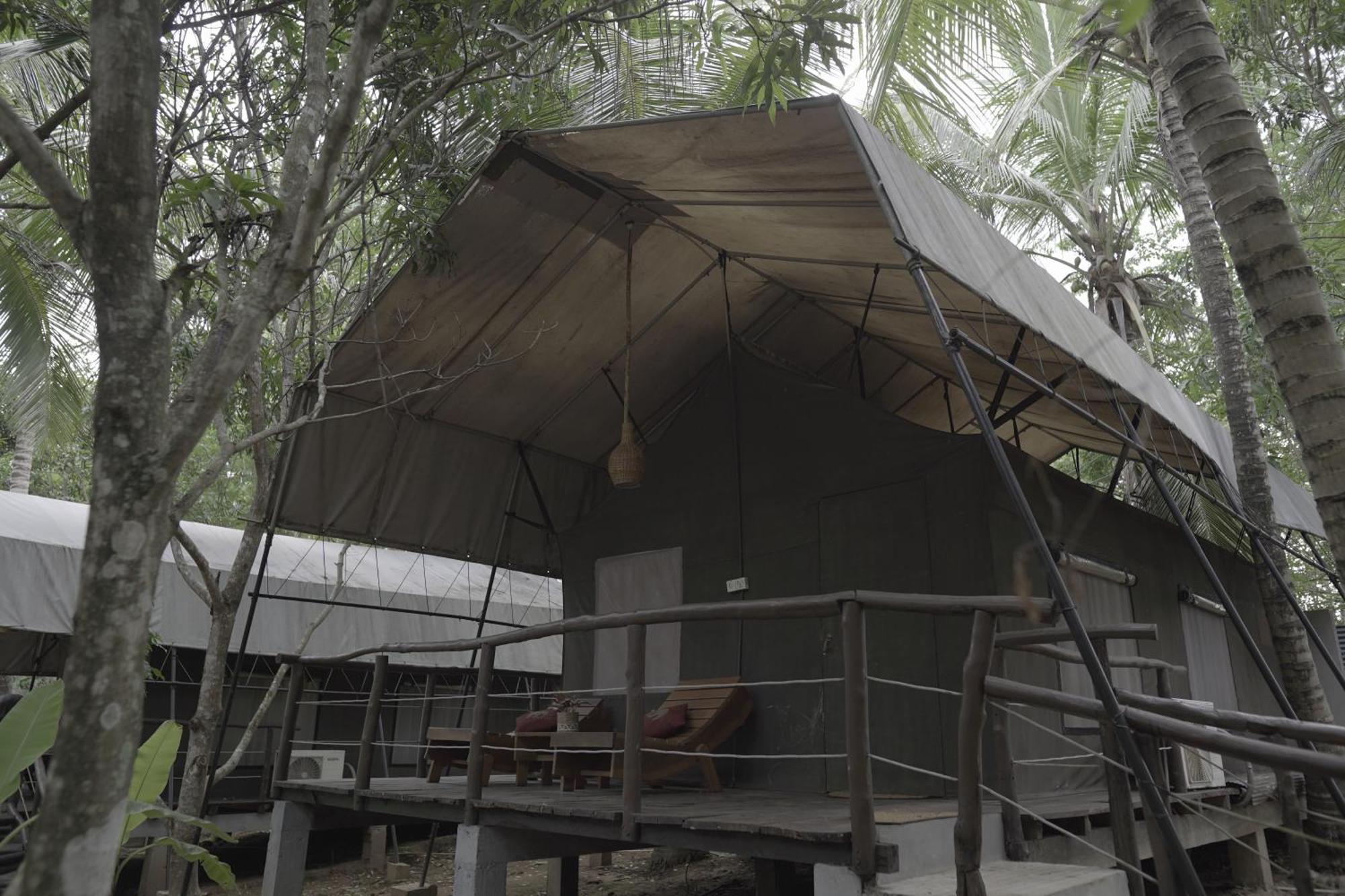 River Glamping By Gaga Bees Udawalawe Eksteriør bilde