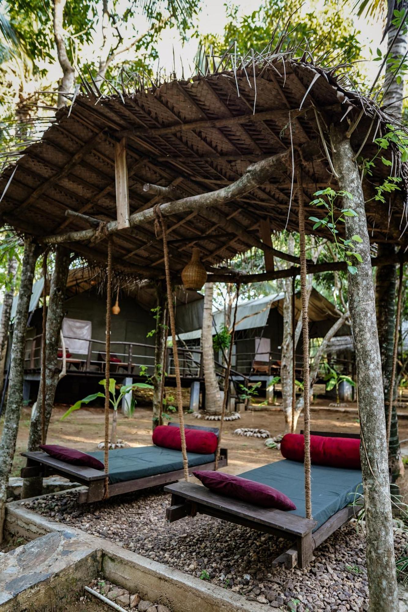 River Glamping By Gaga Bees Udawalawe Eksteriør bilde