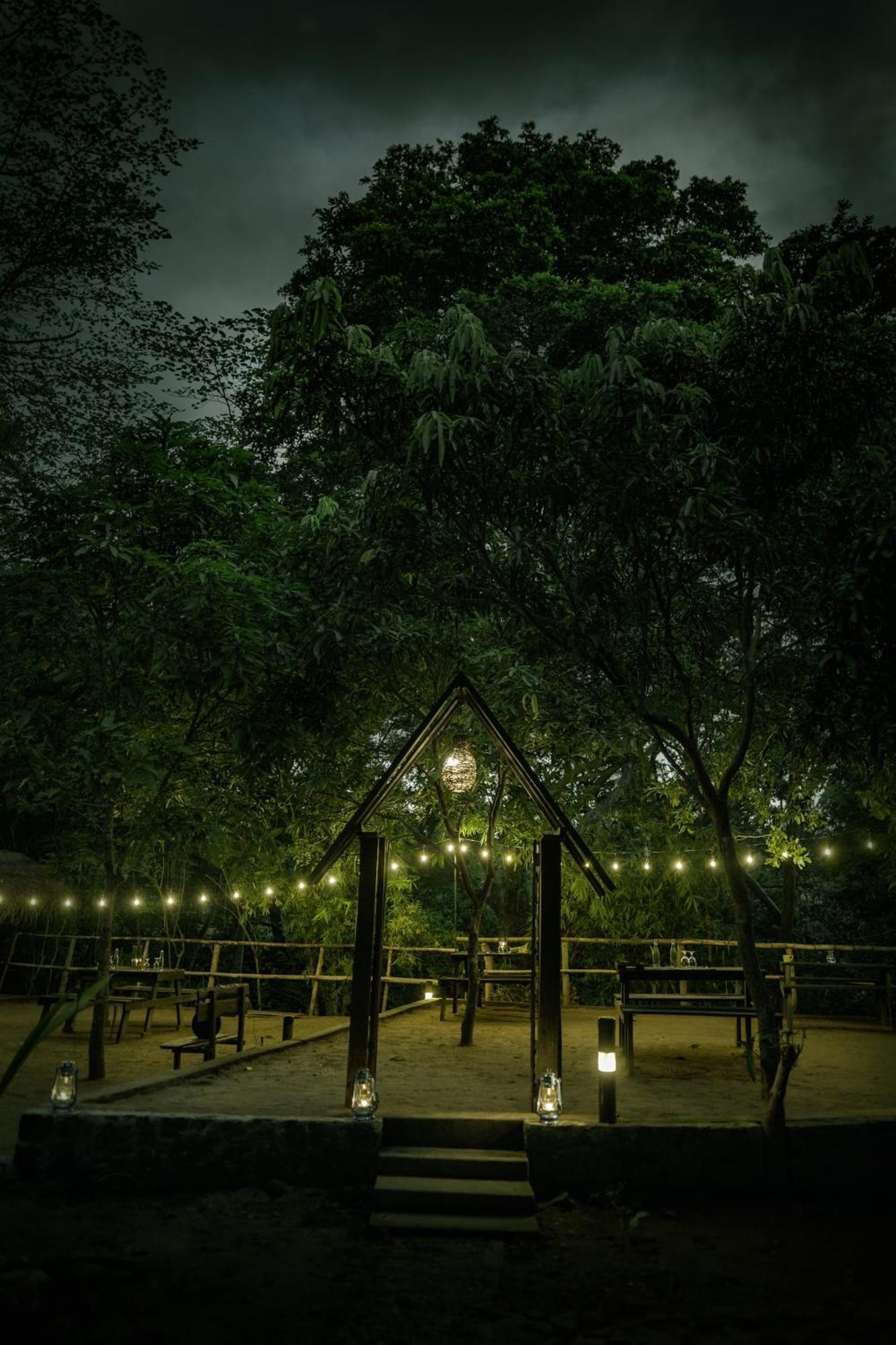 River Glamping By Gaga Bees Udawalawe Eksteriør bilde