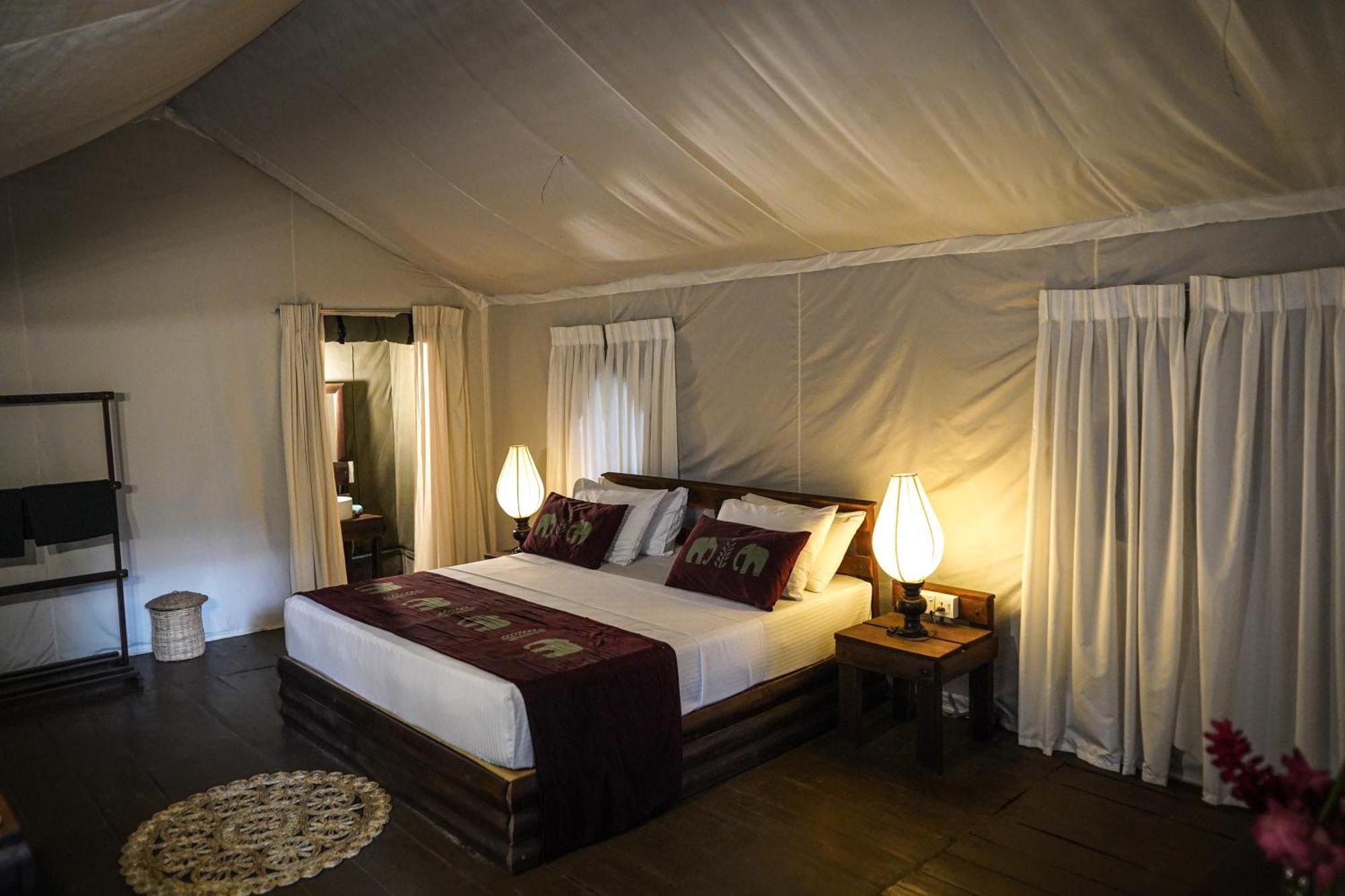 River Glamping By Gaga Bees Udawalawe Eksteriør bilde