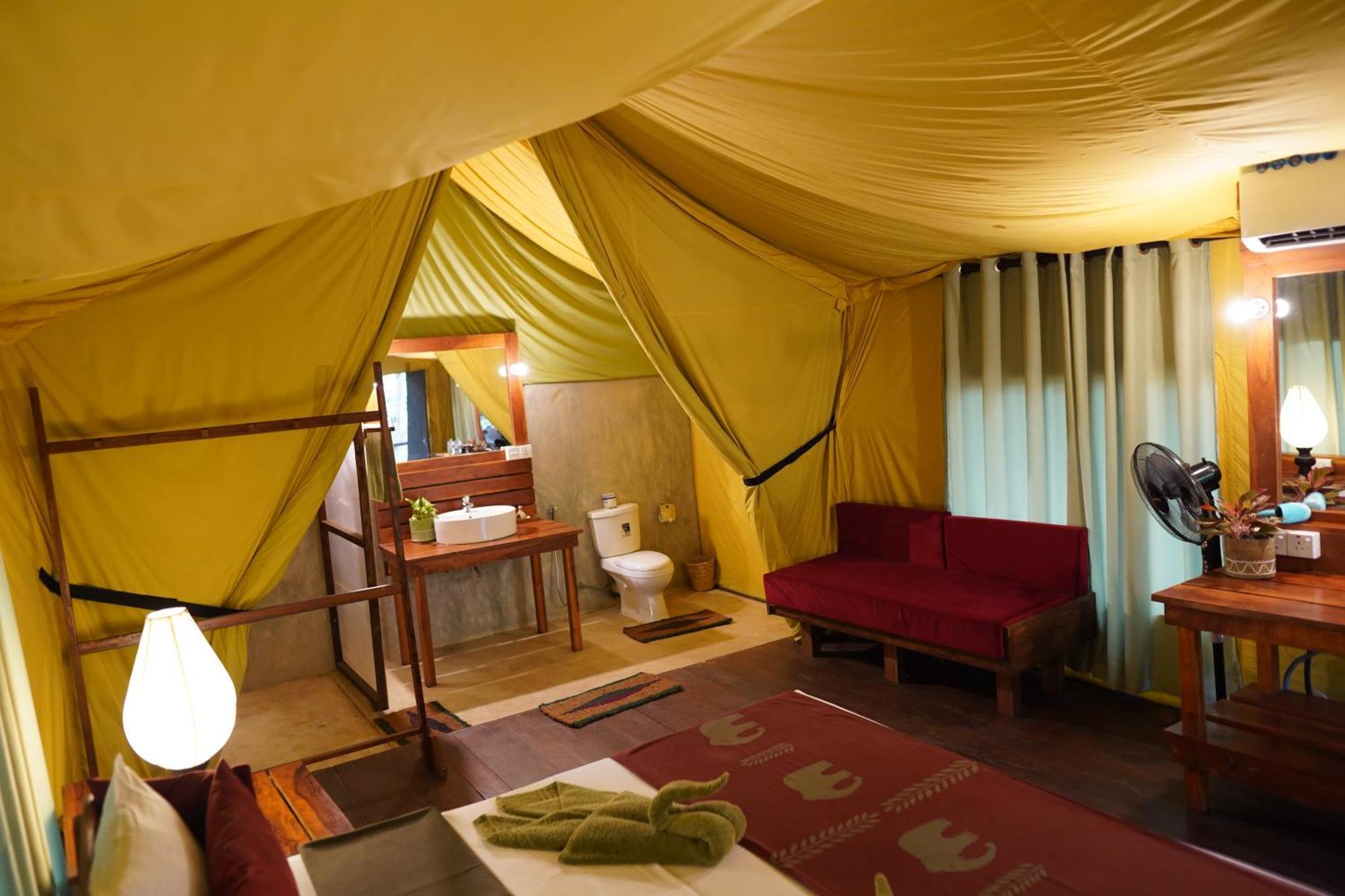 River Glamping By Gaga Bees Udawalawe Eksteriør bilde